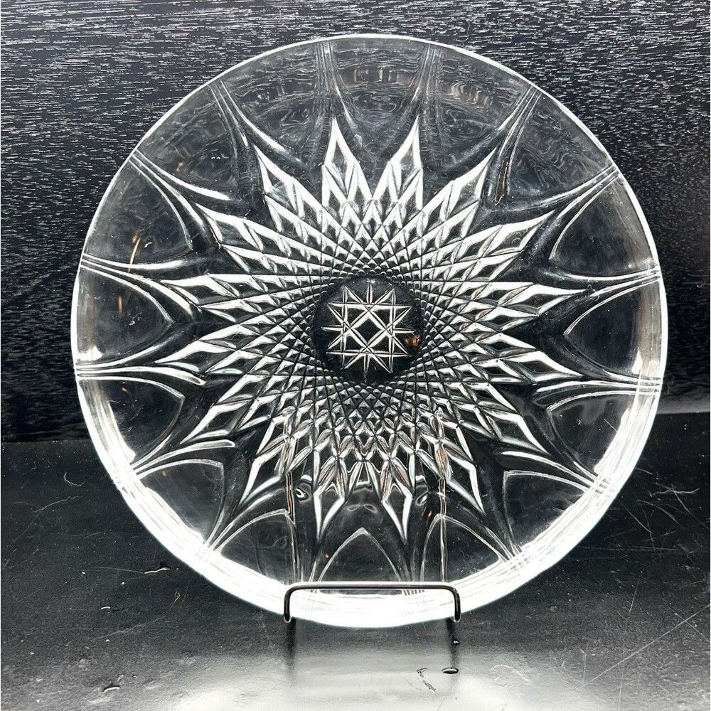 Set of 4~ ARCOROC Dinner Plates~ Sunburst Pattern ~ France~ Vintage 9.5”